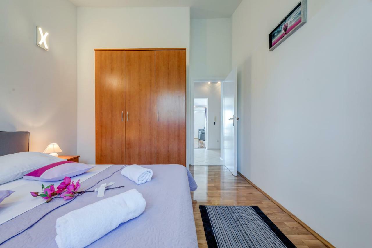 Apartment Ana Split Bagian luar foto