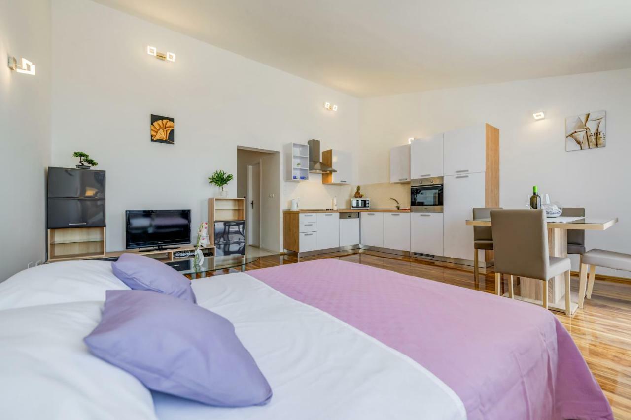 Apartment Ana Split Bagian luar foto